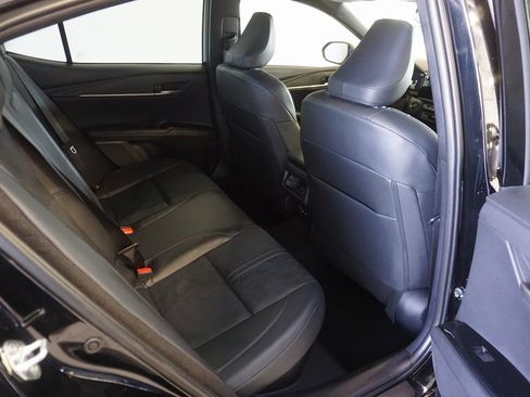 Used 2025 Toyota Camry XSE image 23