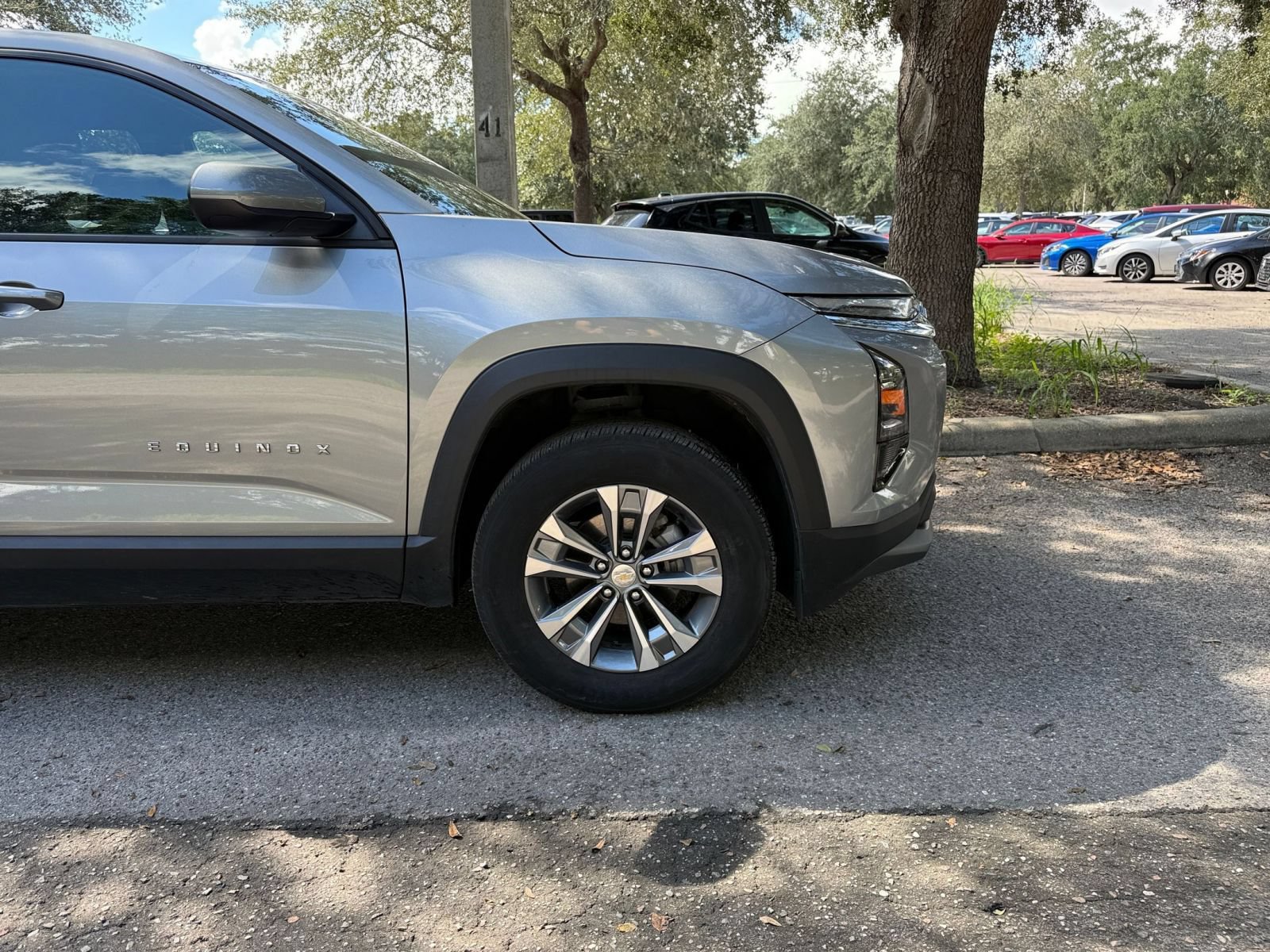 Used 2025 Chevrolet Equinox LT FWD image 27