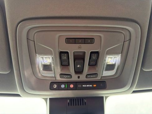 Used 2022 Chevrolet Silverado 1500 LTZ w/ LTZ Premium Package AWD/4WD image 37