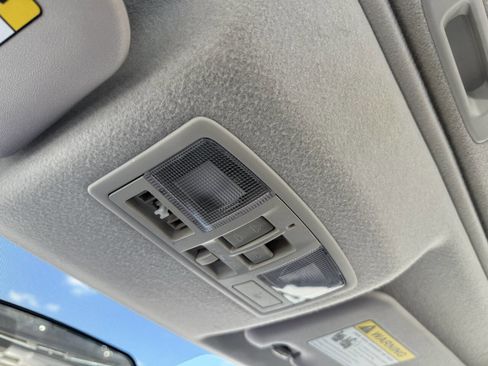 Used 2010 MAZDA MAZDA3 i Touring image 22