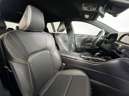 Used 2025 Toyota Crown Signia image 57