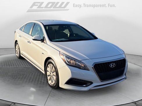 Used 2016 Hyundai Sonata SE image 1