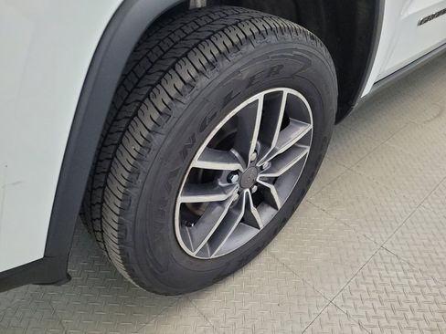 Used 2019 Jeep Grand Cherokee Limited AWD/4WD image 31