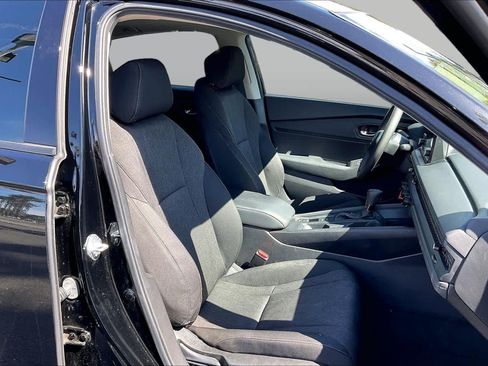 Used 2025 Honda Accord SE image 8