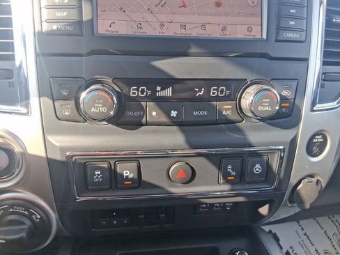 Used 2019 Nissan Titan PRO-4X w/ Pro-4x Convenience Package AWD/4WD image 19