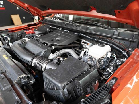 Used 2025 Nissan Frontier PRO-4X AWD/4WD image 32