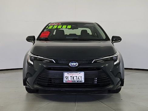 Used 2024 Toyota Corolla LE w/ LE Convenience Package FWD image 3
