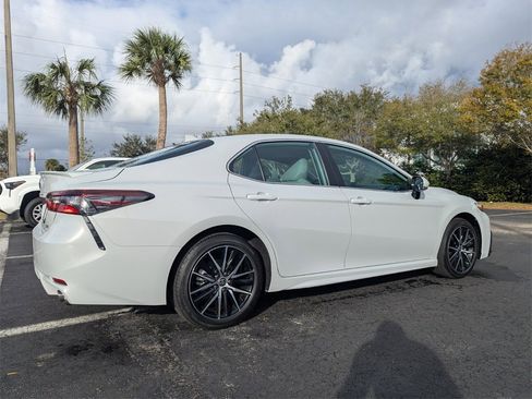 Certified 2024 Toyota Camry SE w/ Convenience Package image 11