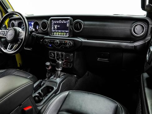Used 2022 Jeep Wrangler Unlimited Sahara w/ Cold Weather Group AWD/4WD image 5