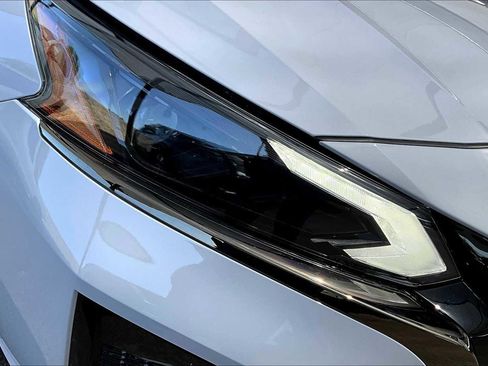 New 2025 Nissan Altima 2.5 SR image 18