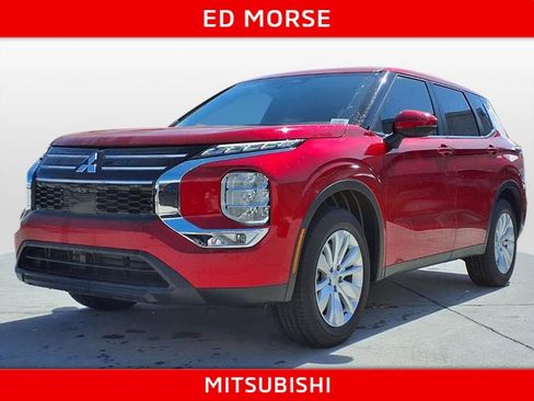 Used 2026 Mitsubishi Outlander ES FWD image 1