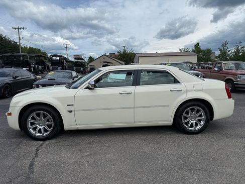 Used 2006 Chrysler 300 C RWD image 6