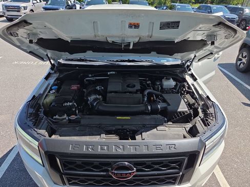 Used 2023 Nissan Frontier PRO-4X w/ Tow Package AWD/4WD image 18