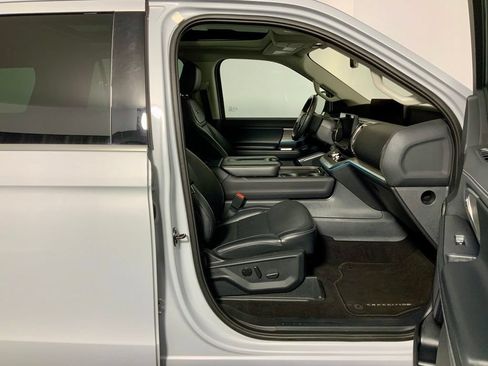 Used 2025 Ford Expedition Max Platinum AWD/4WD image 39