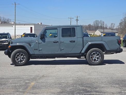 New 2026 Jeep Gladiator Sport AWD/4WD image 4