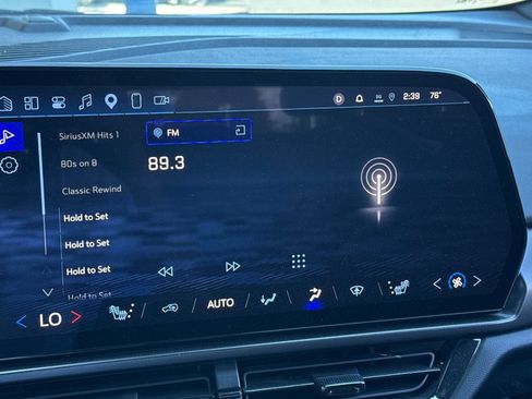 Used 2024 Chevrolet Equinox EV RS FWD image 26