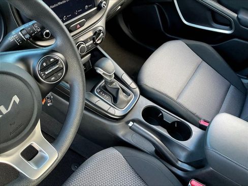 Used 2025 Kia Soul LX FWD image 14