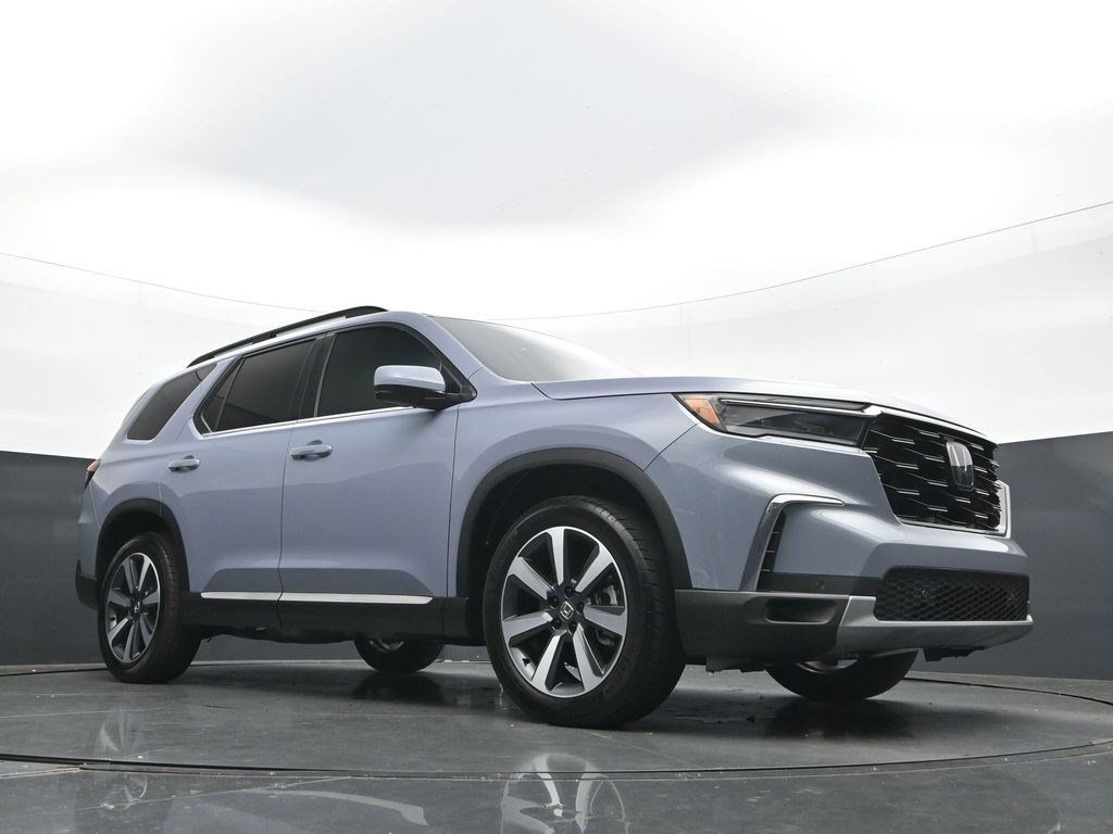 Used 2025 Honda Pilot Touring image 39