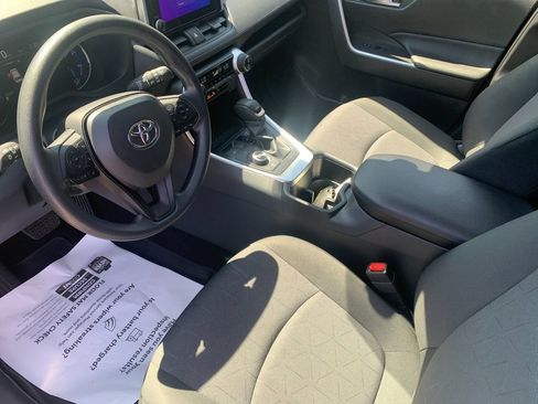 Used 2025 Toyota RAV4 XLE image 11
