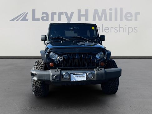 Used 2013 Jeep Wrangler Freedom Edition image 8