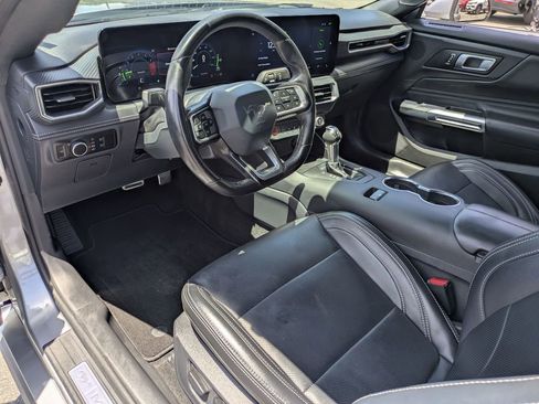 Used 2025 Ford Mustang Premium RWD image 17