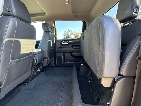 Used 2024 GMC Sierra 1500 SLT AWD/4WD image 19