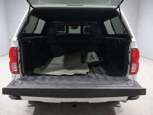 Used 2017 Chevrolet Silverado 1500 High Country AWD/4WD image 4