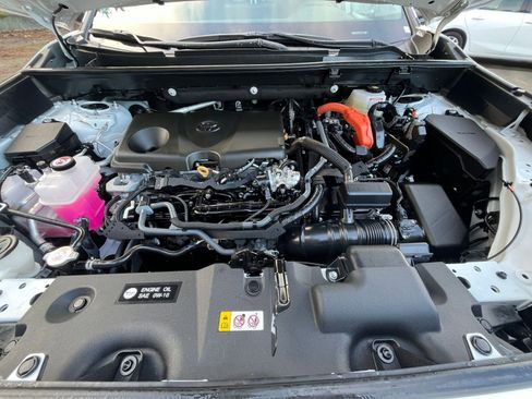 Used 2025 Toyota RAV4 LE image 32