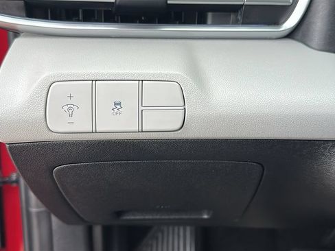 Used 2025 Hyundai Elantra Limited FWD image 21