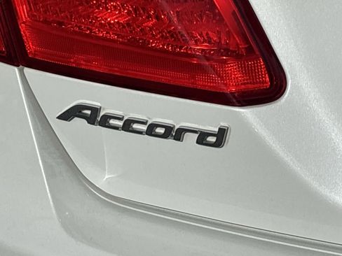 Used 2015 Honda Accord LX image 29