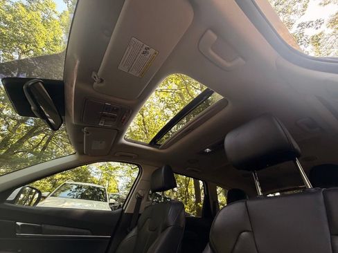 Used 2024 Kia Telluride EX w/ EX Captain's Chair Package AWD/4WD image 26