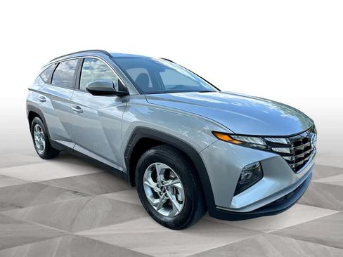 Used 2024 Hyundai Tucson SEL FWD image 2