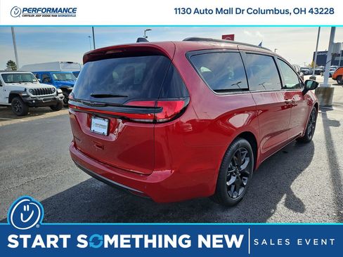 New 2026 Chrysler Pacifica Select image 7