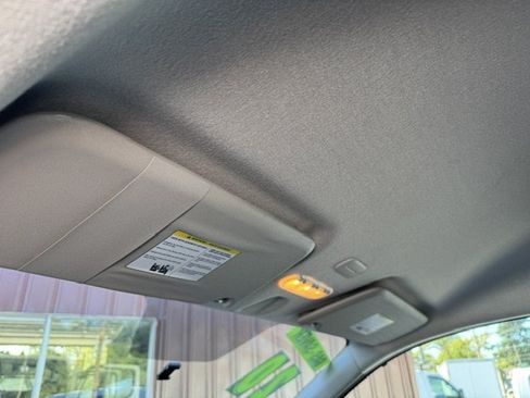 Used 2020 Nissan NV200 S FWD image 19