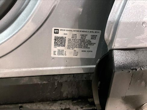 Used 2025 Chevrolet Equinox LT AWD/4WD image 4