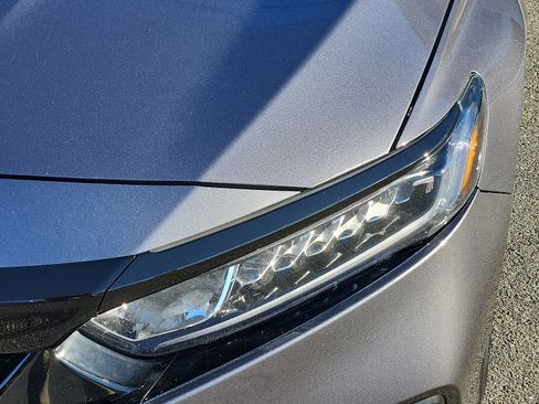 Used 2018 Honda Accord Sport image 9