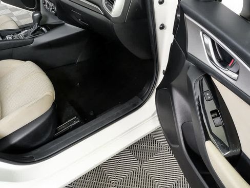 Used 2017 MAZDA MAZDA3 Sport w/ Preferred Equipment Package FWD image 21