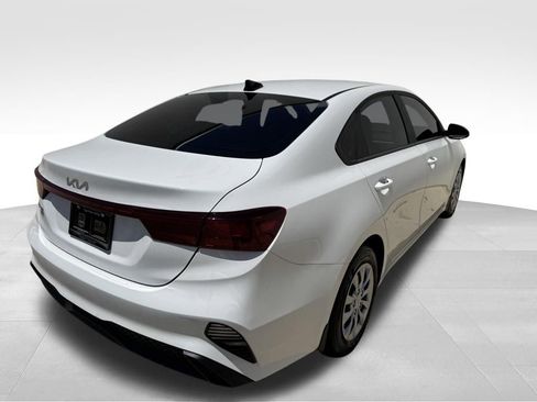 Used 2024 Kia Forte LX FWD image 5