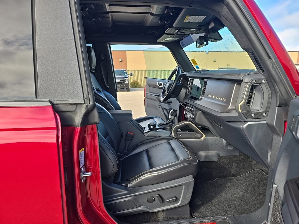 Used 2025 Ford Bronco Badlands w/ Sasquatch Package AWD/4WD image 13