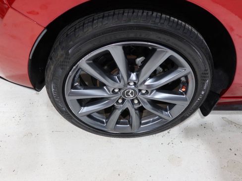 Used 2019 MAZDA MAZDA3 Hatchback FWD image 36