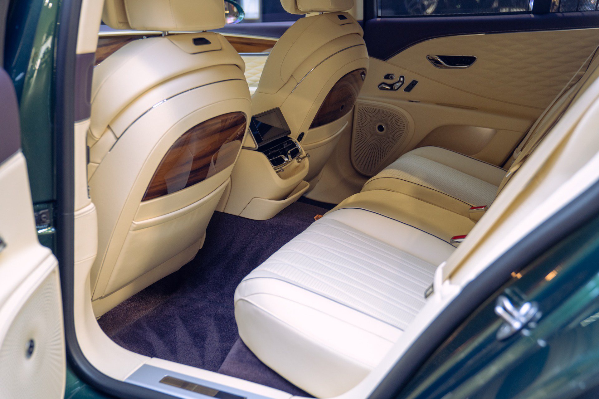 Used 2022 Bentley Flying Spur V8 AWD/4WD image 55