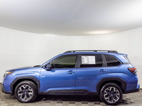 Used 2025 Subaru Forester AWD/4WD image 17
