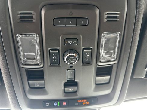 Used 2023 GMC Yukon Denali image 27