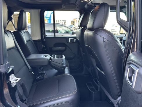 Used 2020 Jeep Wrangler Unlimited Sport image 11