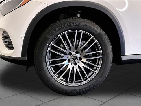 New 2026 Mercedes-Benz GLC 300 4MATIC image 17