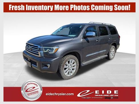 Used 2020 Toyota Sequoia Platinum AWD/4WD image 1