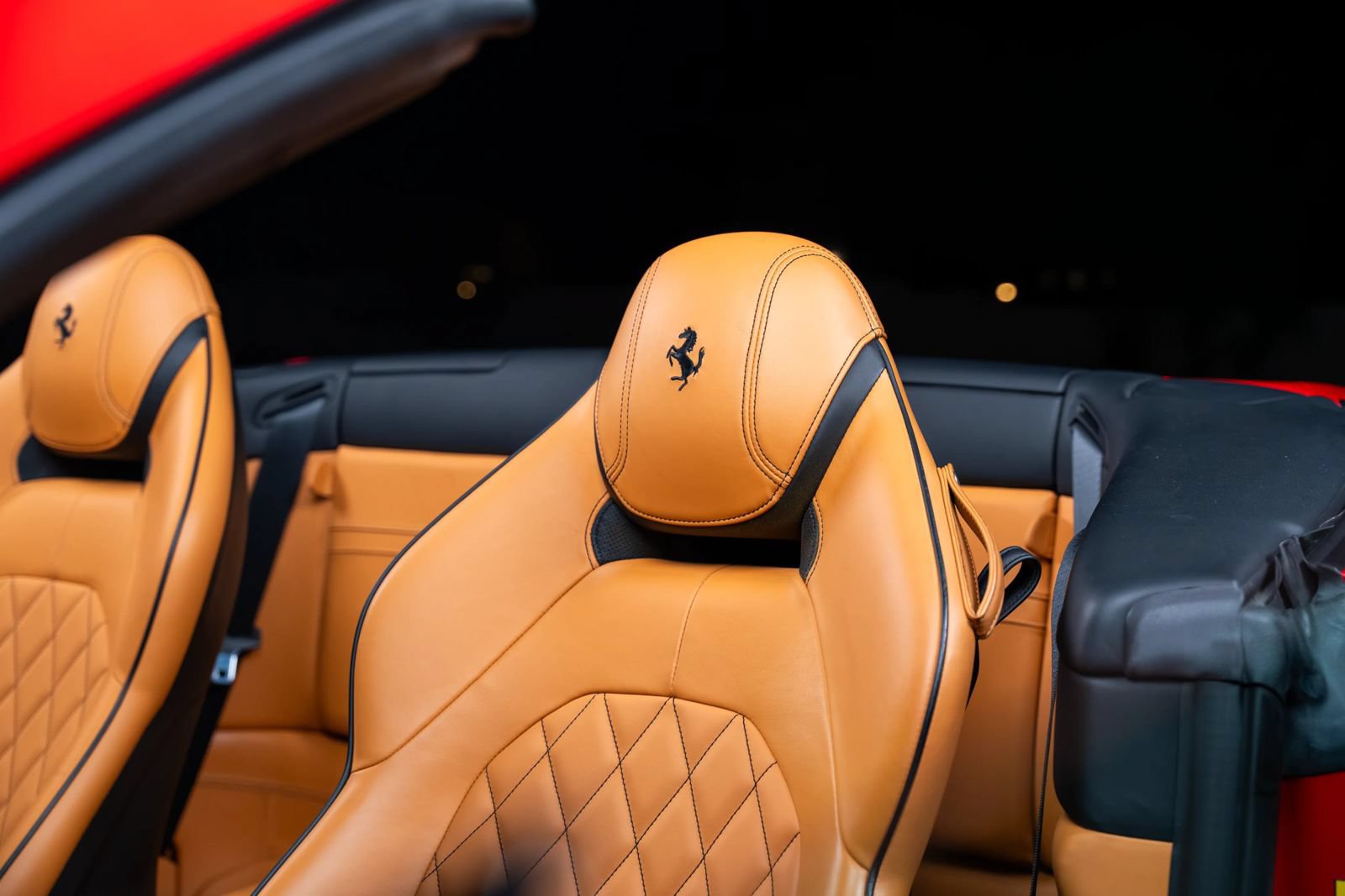 Used 2015 Ferrari California T RWD image 91