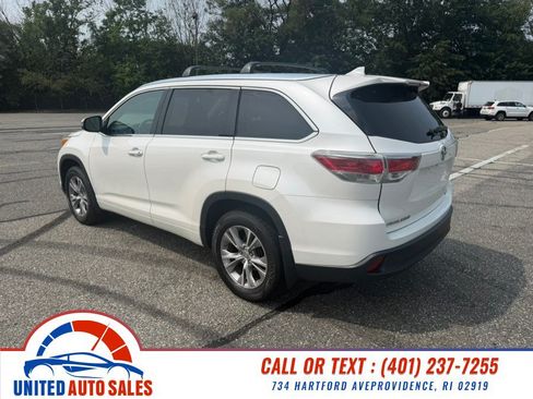 Used 2015 Toyota Highlander XLE AWD/4WD image 3