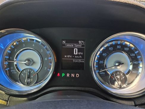 Used 2011 Chrysler 300 C w/ Sound Group RWD image 33