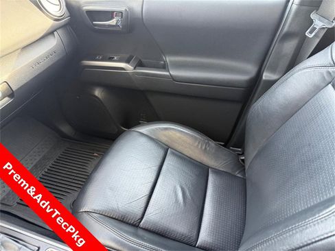 Used 2022 Toyota Tacoma TRD Sport image 24